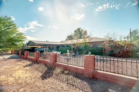 House for Sale at 4310 E La Jolla Circle, Tucson,  AZ 85711