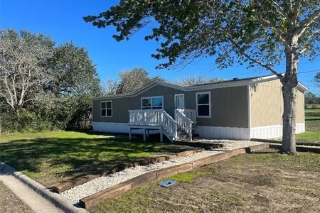 Unit for sale at 1303 William Street, George West, TX 78022
