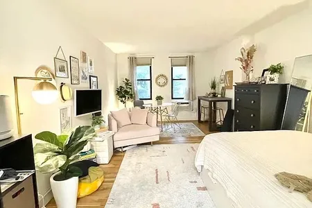 Unit for sale at 30 E 22nd St #3A, Manhattan, NY 10010