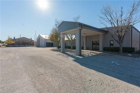 Commercial for Sale at 8601 N Council Road, Oklahoma City,  OK 73132
