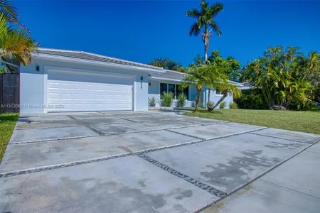 House for Sale at 827 Hollywood Blvd, Hollywood,  FL 33019