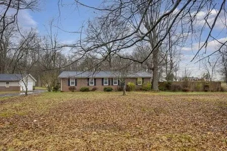 House for Sale at 1301 W Sylvian Dr, Lafayette,  TN 37083