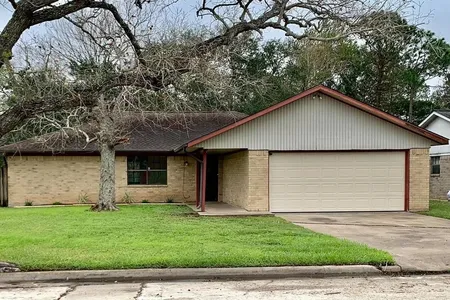 House for Sale at 25 Misty Lane, Bay City,  TX 77414