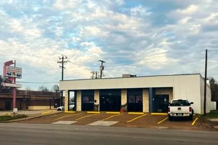 Commercial for Sale at 200 S Main Street, Duncanville,  TX 75116