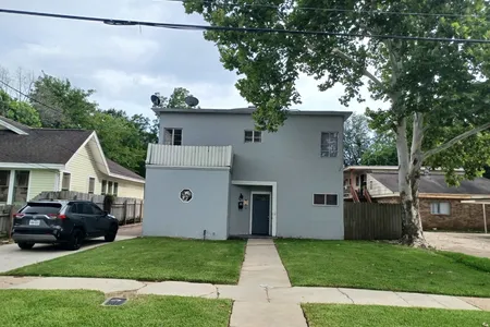 House for Sale at 2565 North Street, Beaumont,  TX 77702