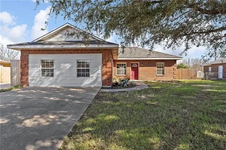 House for Sale at 1006 Beaver Street, Waco,  TX 76705