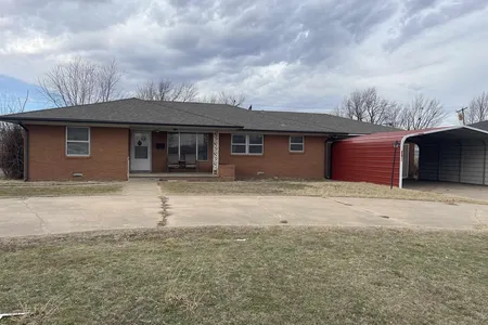 House for Sale at 813 N Clarence Nash Blvd, Watonga,  OK 73772