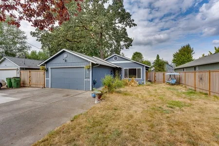 House for Sale at 209 E North St, Newberg,  OR 97132