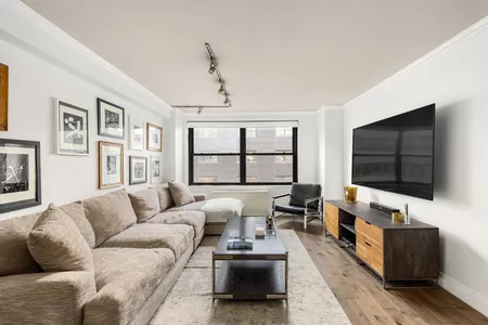 Unit for sale at 225 E 57th St #5S, Manhattan, NY 10022