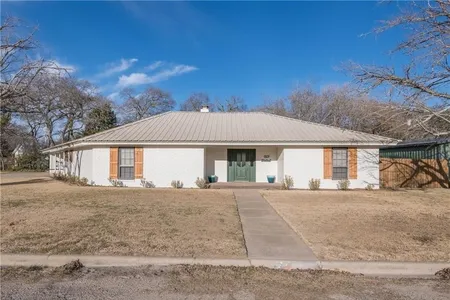 House for Sale at 1919 Walnut Street, Clifton,  TX 76634