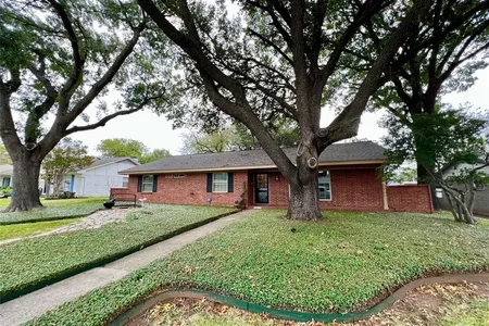 House for Sale at 3852 Ridgeoak Way, Farmers Branch,  TX 75244