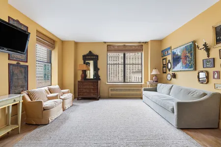 Unit for sale at 32 W 40th St #8D, Manhattan, NY 10018