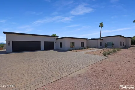 House for Sale at 8635 N Tatum Boulevard, Paradise Valley,  AZ 85253