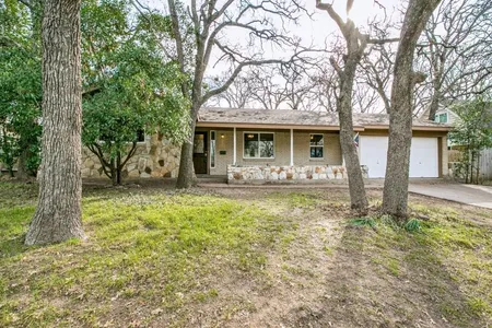 House for Sale at 533 Hillview Drive, Hurst,  TX 76054