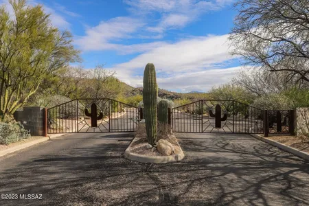 House for Sale at 11646 E Saguaro Crest Place, Tucson,  AZ 85747