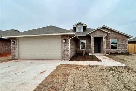 House for Sale at 937 S Appaloosa Lane, Mustang,  OK 73064