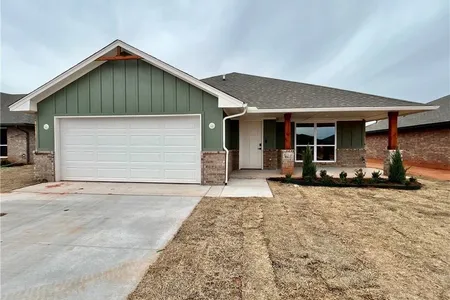 House for Sale at 1009 S Appaloosa Lane, Mustang,  OK 73064