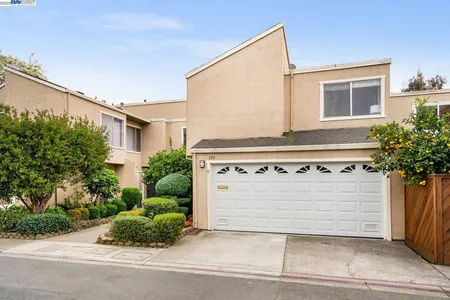 Townhouse for Sale at 109 Briarwood Dr, Hayward,  CA 94544
