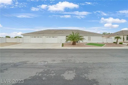 Unit for sale at 101 West Kimberly Drive, Henderson, NV 89015