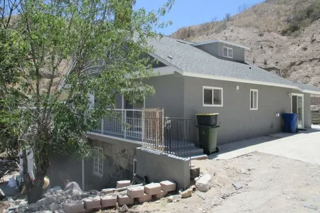 House for Sale at 30825 The Old Dirt Road, Santa Clarita,  CA 91390