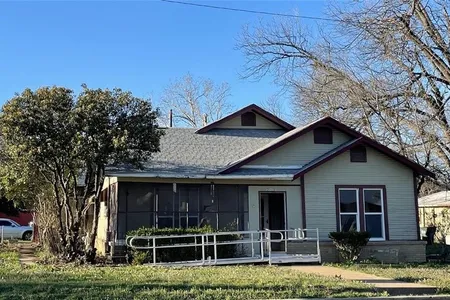 House for Sale at 715 W 5th Street, Clifton,  TX 76634