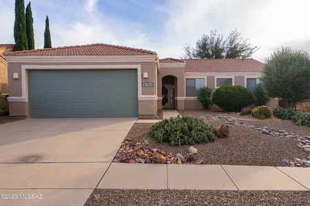 House for Sale at 1445 N Bank Swallow Road, Green Valley,  AZ 85614