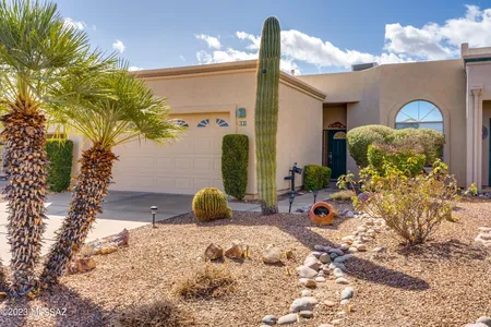 Townhouse for Sale at 691 W Waterview Drive, Green Valley,  AZ 85614