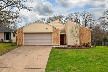 House for Sale at 2118 Pantera Drive, Bryan,  TX 77807-2603