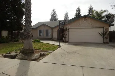 House for Sale at 2627 N Almond Street, Selma,  CA 93662-2653