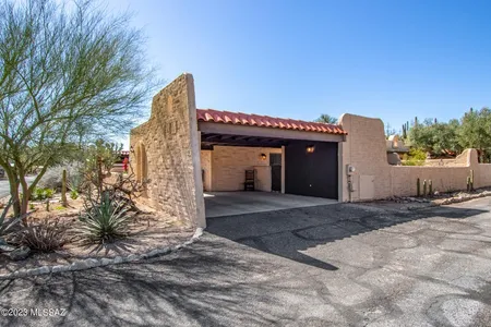 Townhouse for Sale at 5213 N Tigua Drive, Tucson,  AZ 85704