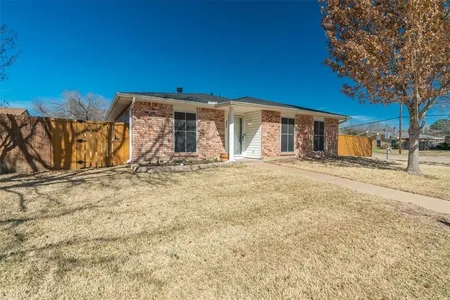 House for Sale at 1802 Palmer Trail, Grand Prairie,  TX 75052