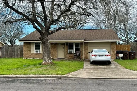 House for Sale at 1501 Lakeview Drive, Lockhart,  TX 78644