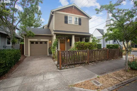 Townhouse for Sale at 5208 Ne 27th Ave, Portland,  OR 97211