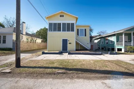 Multifamily for Sale at 1811 39th Street, Galveston,  TX 77550