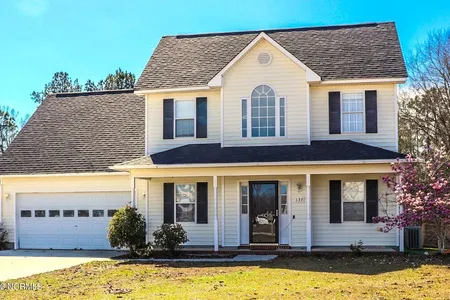 Unit for sale at 137 Wheaton Drive, Richlands, NC 28574