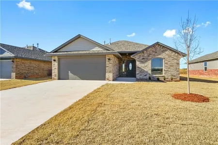 House for Sale at 1124 S Colt Lane, Mustang,  OK 73064