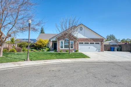 House for Sale at 3192 Scott Avenue, Clovis,  CA 93619-8923
