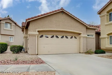 Townhouse for Sale at 36 Alyson Pond Circle, Henderson,  NV 89012