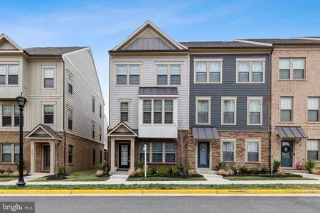 Townhouse for Sale at 1013 Madeira Ter Se, Leesburg,  VA 20175