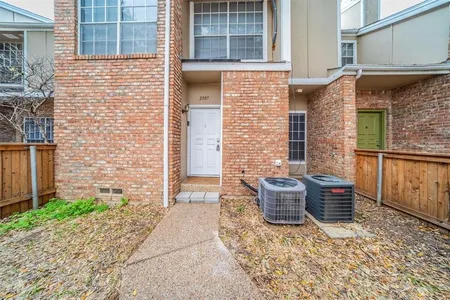 Townhouse for Sale at 2307 Southlake Court, Irving,  TX 75038