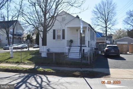 House for Sale at 1330 S Glebe Rd, Arlington,  VA 22204