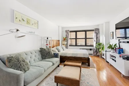 Unit for sale at 240 E 76th St #3W, Manhattan, NY 10021