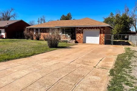 House for Sale at 1116 1/2 S 12th St., Kingfisher,  OK 73750