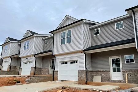 Townhouse for Sale at 1208 Lindenshire Drive, Forest,  VA 24551