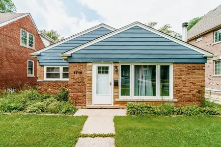 House for Sale at 1716 S Vine Avenue, Park Ridge,  IL 60068