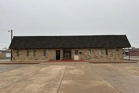 Unit for sale at 120 W A St, Watonga, OK 73772