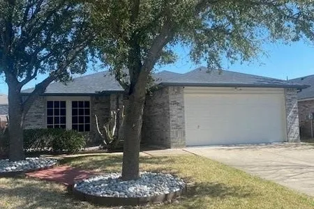 House for Sale at 2912 Santa Sabina Drive, Grand Prairie,  TX 75052
