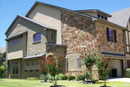 Townhouse for Sale at 1601 Brook Glen Drive, Euless,  TX 76039