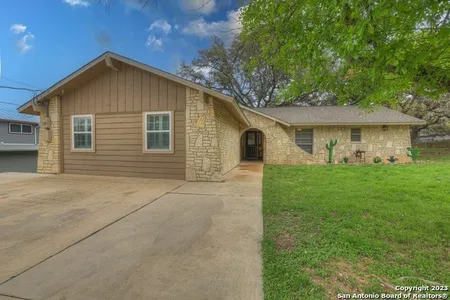 House for Sale at 254 Cindy Dr, Canyon Lake,  TX 78133-5357