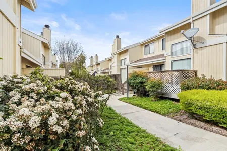 Townhouse for Sale at 25011 Discoverer Pl, Hayward,  CA 94544